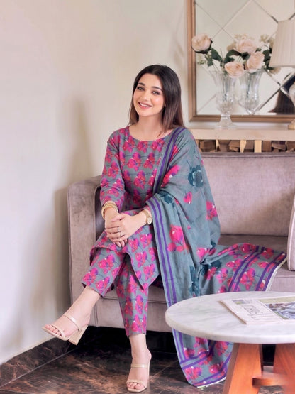 Premium Digital Print 3-Piece Unstitched Lawn Suit – All-Over 90/70 Bana Dora