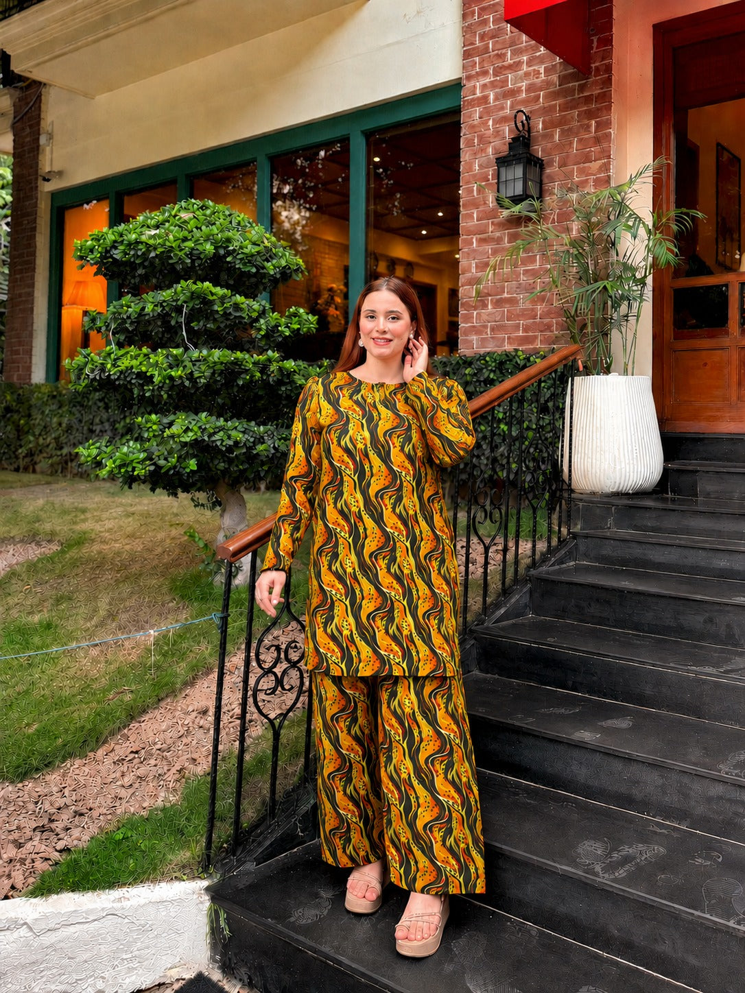 FARSHI SHALWAR LAWN LUXURY TWO PEICE (STITCHED)